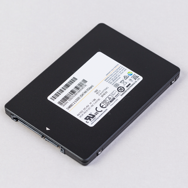 Samsung 240 GB SSD Solid-State-Drive Festplatte SM883 SATA3 6 GB/s 2.5" (6,4 cm) intern